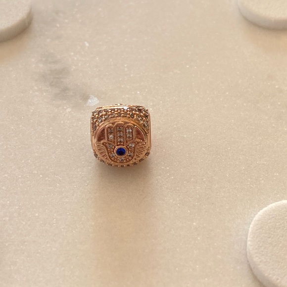 Hamada, eye & feather charm - Picture 1 of 6